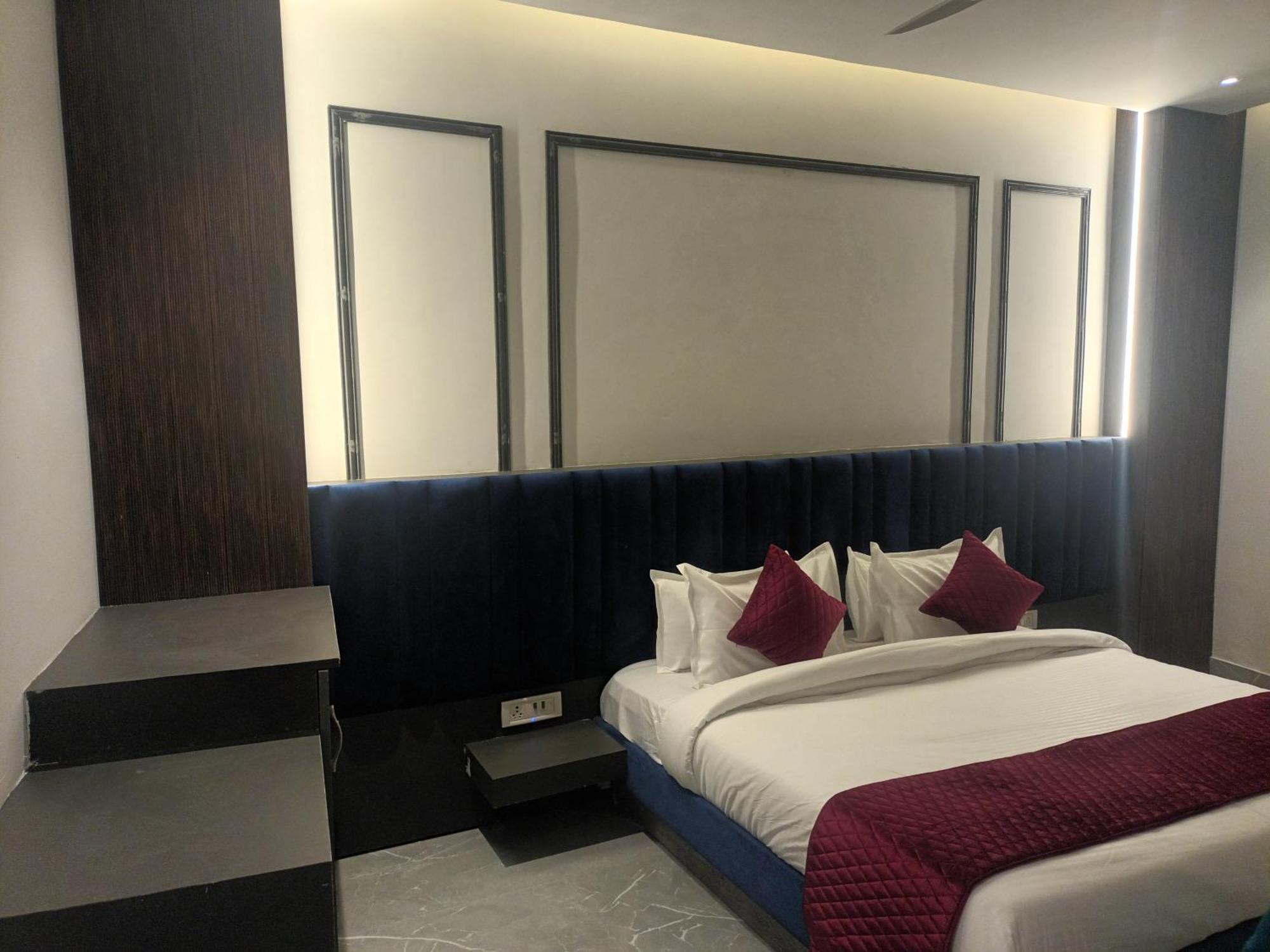 Hotel Oscar Amritsar Phòng bức ảnh